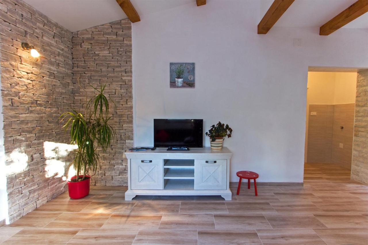 Apartman Nella *